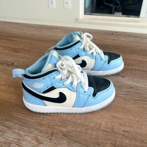 Jordan AJ 1 Mid toddlers